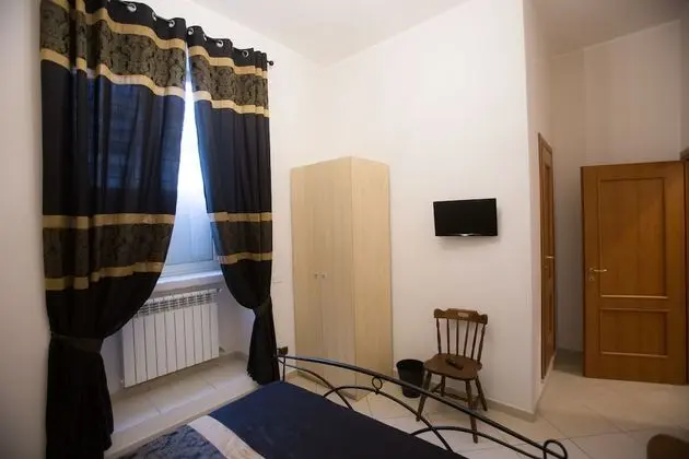 Standard Tek Büyük Yataklı Oda, Avlu Manzaralı