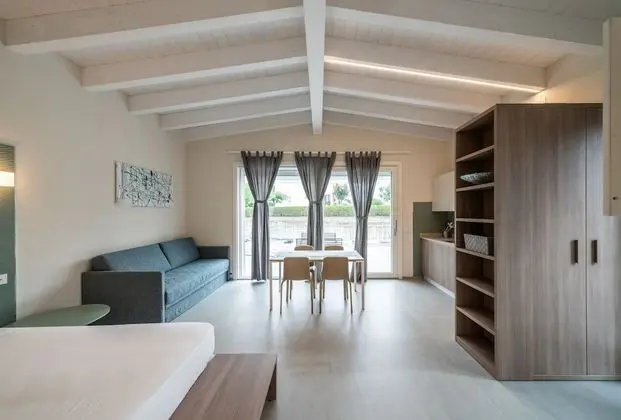 Family Oda, Bahçe Manzaralı