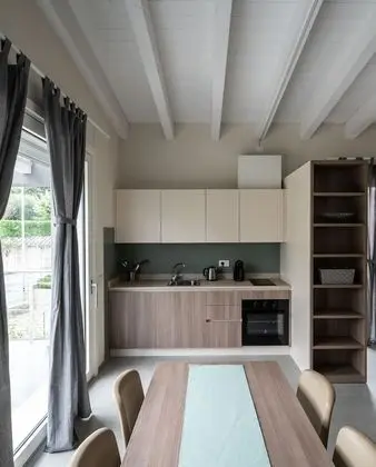 Family Oda, Bahçe Manzaralı