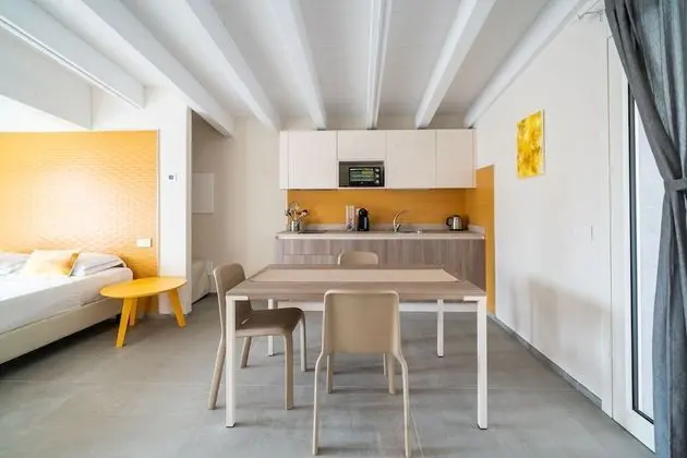 Tek Büyük veya İki Ayrı Yataklı Oda, Balkon