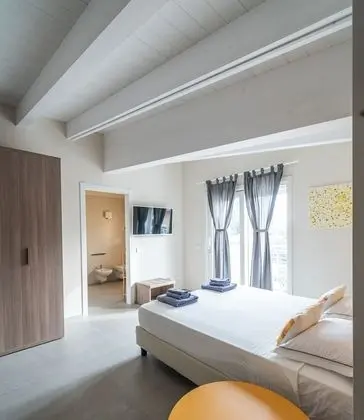 Tek Büyük veya İki Ayrı Yataklı Oda, Balkon