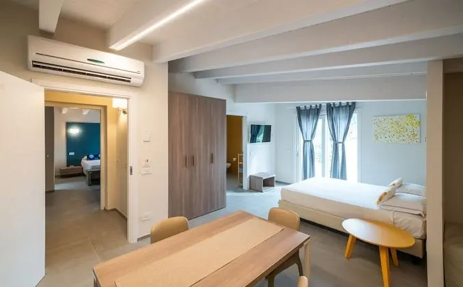 Tek Büyük veya İki Ayrı Yataklı Oda, Balkon