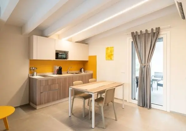 Tek Büyük veya İki Ayrı Yataklı Oda, Balkon