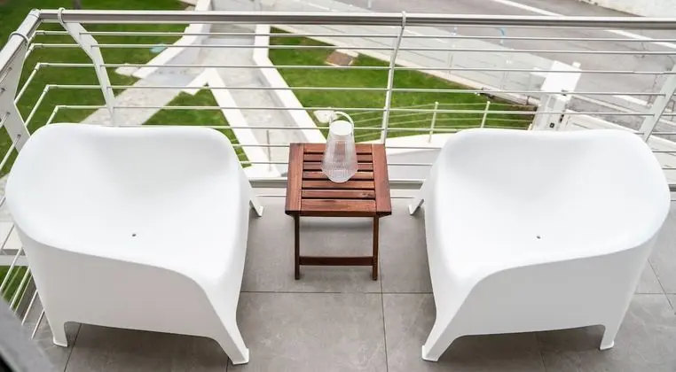 Tek Büyük veya İki Ayrı Yataklı Oda, Balkon