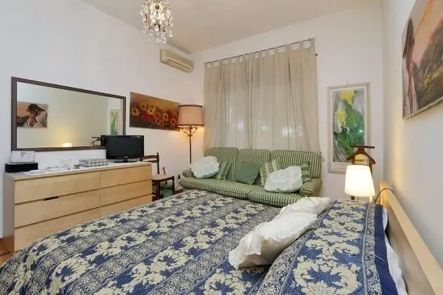 Tek Büyük Yataklı Oda, Ortak Banyo