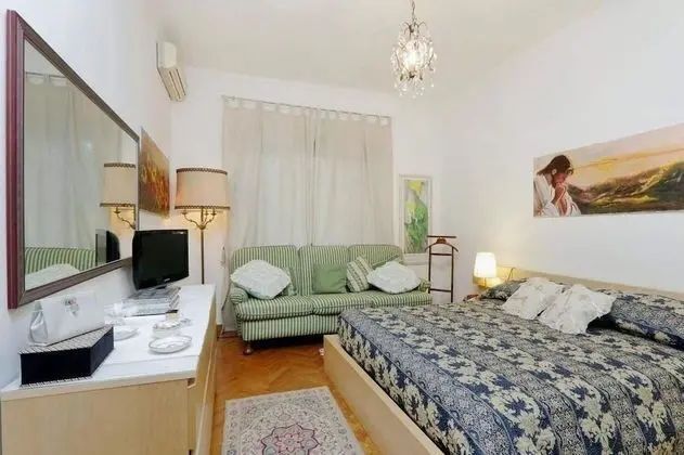 Tek Büyük Yataklı Oda, Ortak Banyo