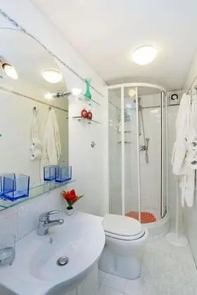 Üç Kişilik Oda, Özel Banyo