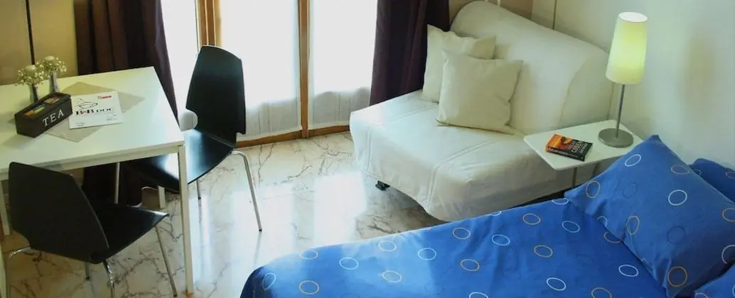 Basic Tek Büyük veya İki Ayrı Yataklı Oda