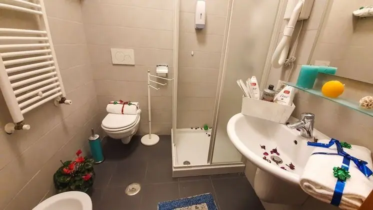 Üç Kişilik Oda (101)