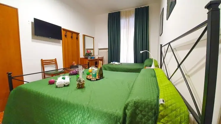 Üç Kişilik Oda (101)