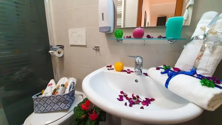 Üç Kişilik Oda (102)