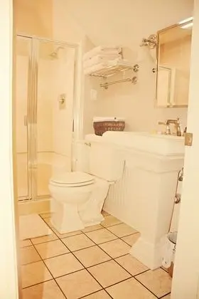 Luxury Oda (1 Double & 1 Twin Bed)
