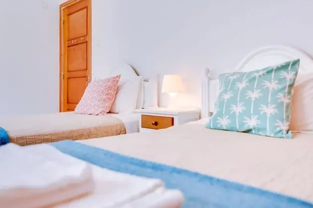 İki Ayrı Yataklı Oda, 2 Tek Kişilik Yatak, Ortak Banyo