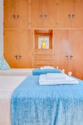 İki Ayrı Yataklı Oda, 2 Tek Kişilik Yatak, Ortak Banyo