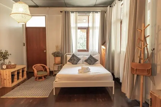 Tek Büyük Yataklı Oda, Havuz Manzaralı