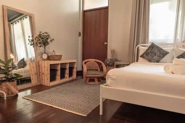 Tek Büyük Yataklı Oda, Havuz Manzaralı