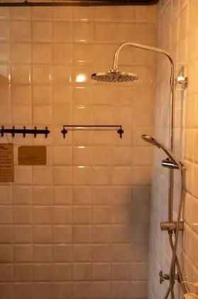 Tek Büyük Yataklı Oda, Havuz Manzaralı