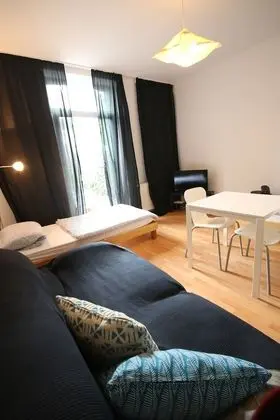 Spacious Flat - 3 Rooms - Bath & Kitchen