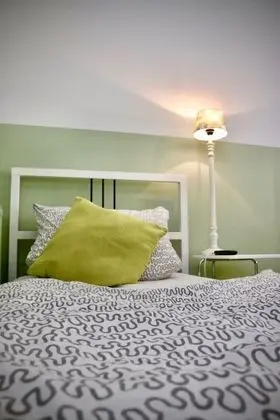 Modern Loft - Spacious Room - Kitchen & Bath