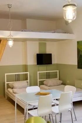 Modern Loft - Spacious Room - Kitchen & Bath