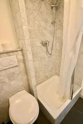 Modern Loft - Spacious Room - Kitchen & Bath