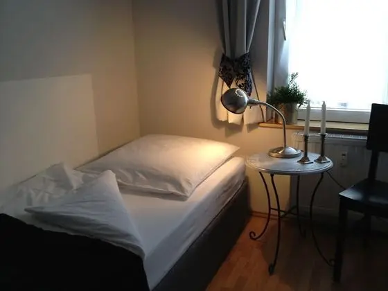 Studio Apartment - 2 Rooms - Kitchen & Bath