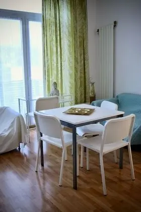 Studio Apartment - 2 Rooms - Kitchen & Bath