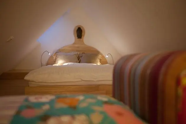 Spacious Flat - 2 Rooms - Bath & Kitchen