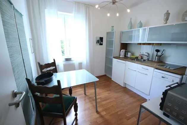 Spacious Flat & Terrace - 2 Rooms - Bath & Kitchen