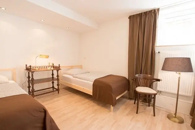 Spacious Flat & Terrace - 4 Rooms - Bath & Kitchen