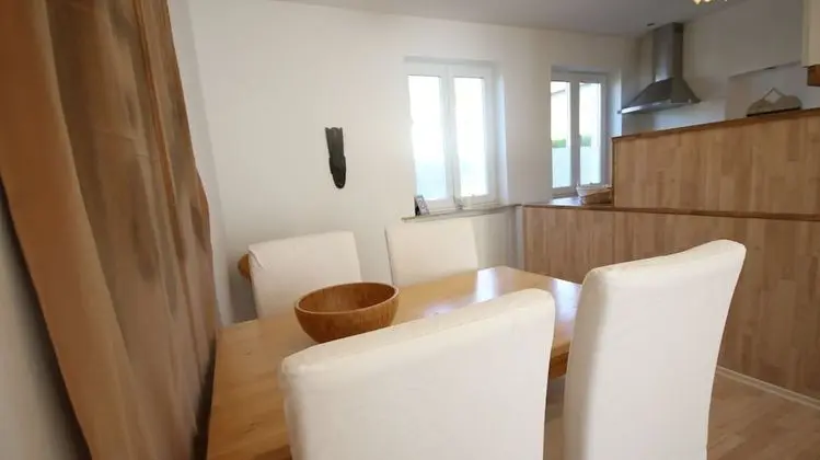 Spacious Flat & Terrace - 4 Rooms - Bath & Kitchen