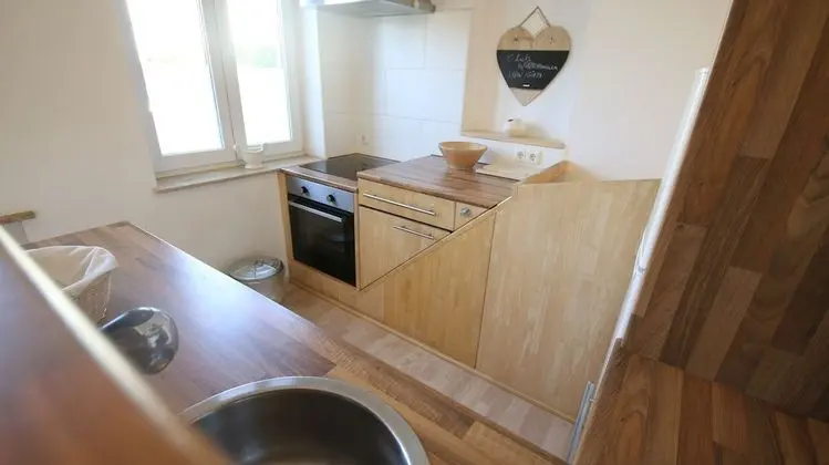 Spacious Flat & Terrace - 4 Rooms - Bath & Kitchen