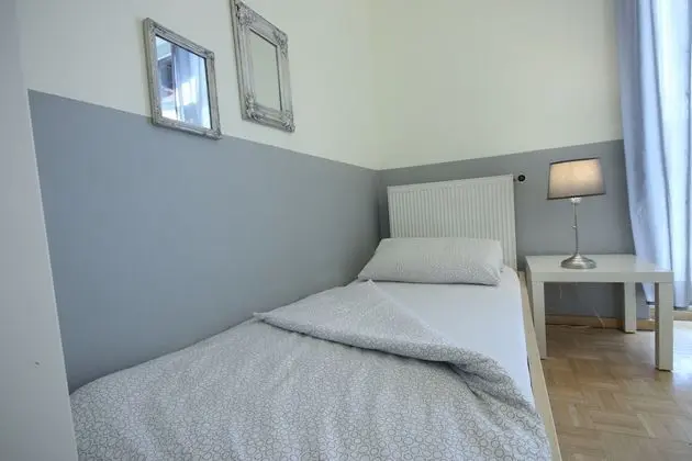 Spacious Flat - 4 Rooms - Kitchen & Bath