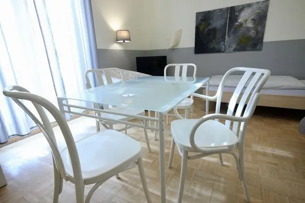 Spacious Flat - 4 Rooms - Kitchen & Bath