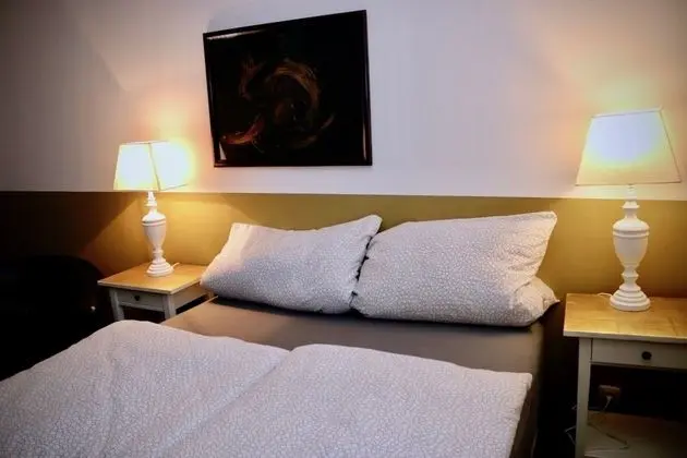 Modern Flat - 2 Rooms - Kitchen & Bath
