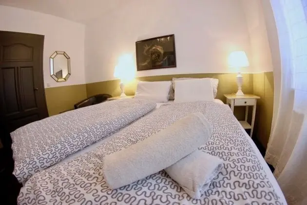 Modern Flat - 2 Rooms - Kitchen & Bath