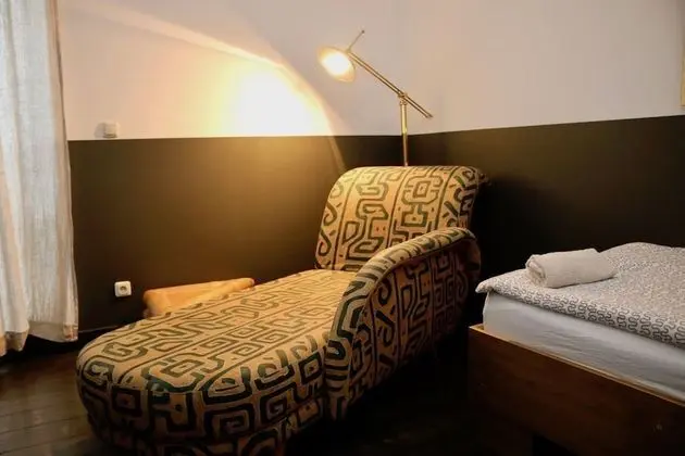 Modern Flat - 2 Rooms - Kitchen & Bath