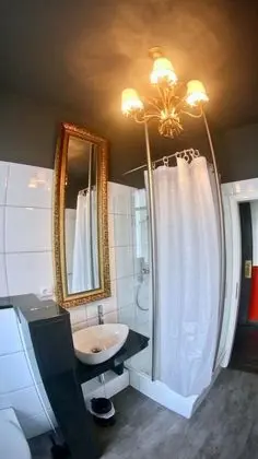 Modern Flat - 2 Rooms - Kitchen & Bath