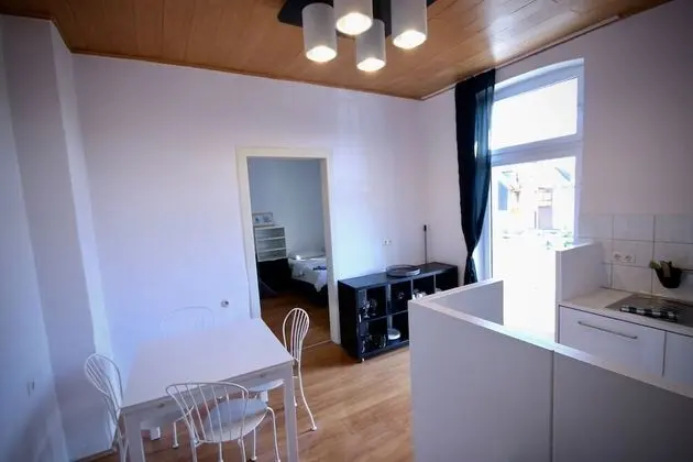 Spacious Flat - 2 Rooms - Kitchen & Bath