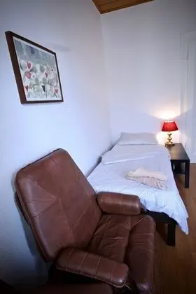 Spacious Flat - 2 Rooms - Kitchen & Bath