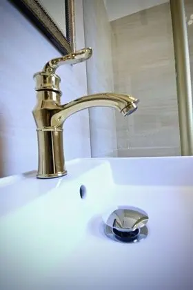 Spacious Flat - 2 Rooms - Kitchen & Bath