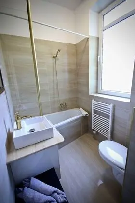 Spacious Flat - 2 Rooms - Kitchen & Bath