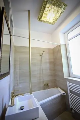 Spacious Flat - 2 Rooms - Kitchen & Bath