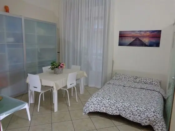 Apart Daire, 2 Yatak Odası, Küçük Mutfak