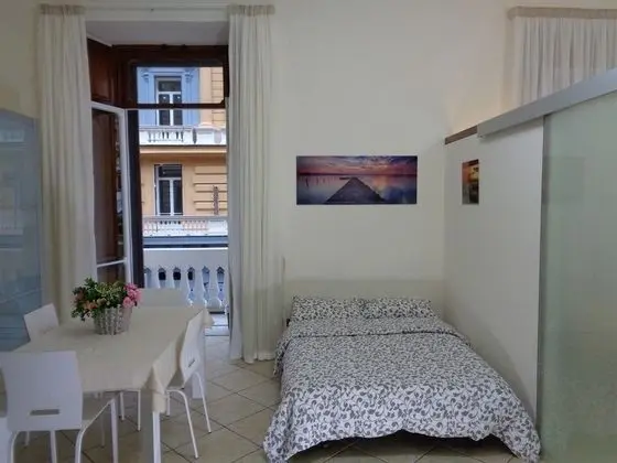 Apart Daire, 2 Yatak Odası, Küçük Mutfak