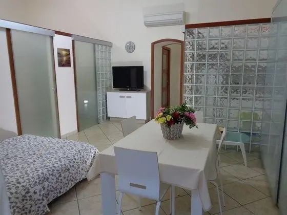 Apart Daire, 2 Yatak Odası, Küçük Mutfak