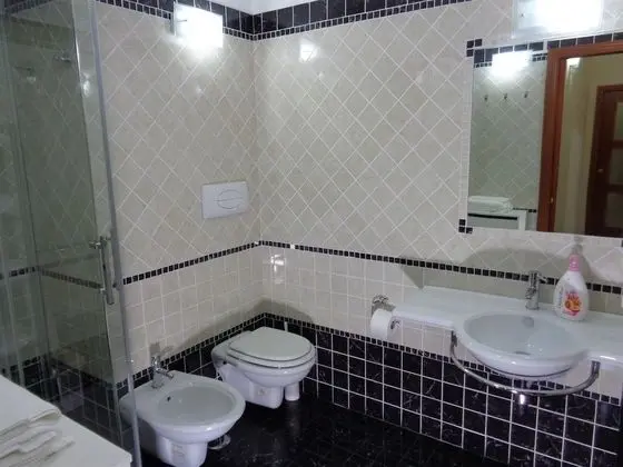 Apart Daire, 2 Yatak Odası, Küçük Mutfak