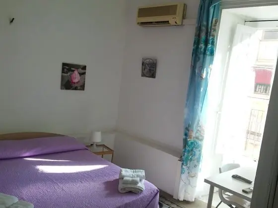 Economy Tek Büyük Yataklı Oda