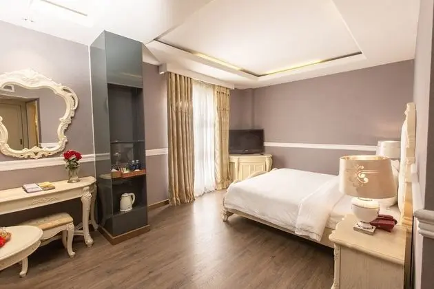 Executive Deluxe