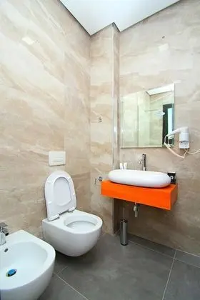 Standard Tek Büyük Yataklı Oda